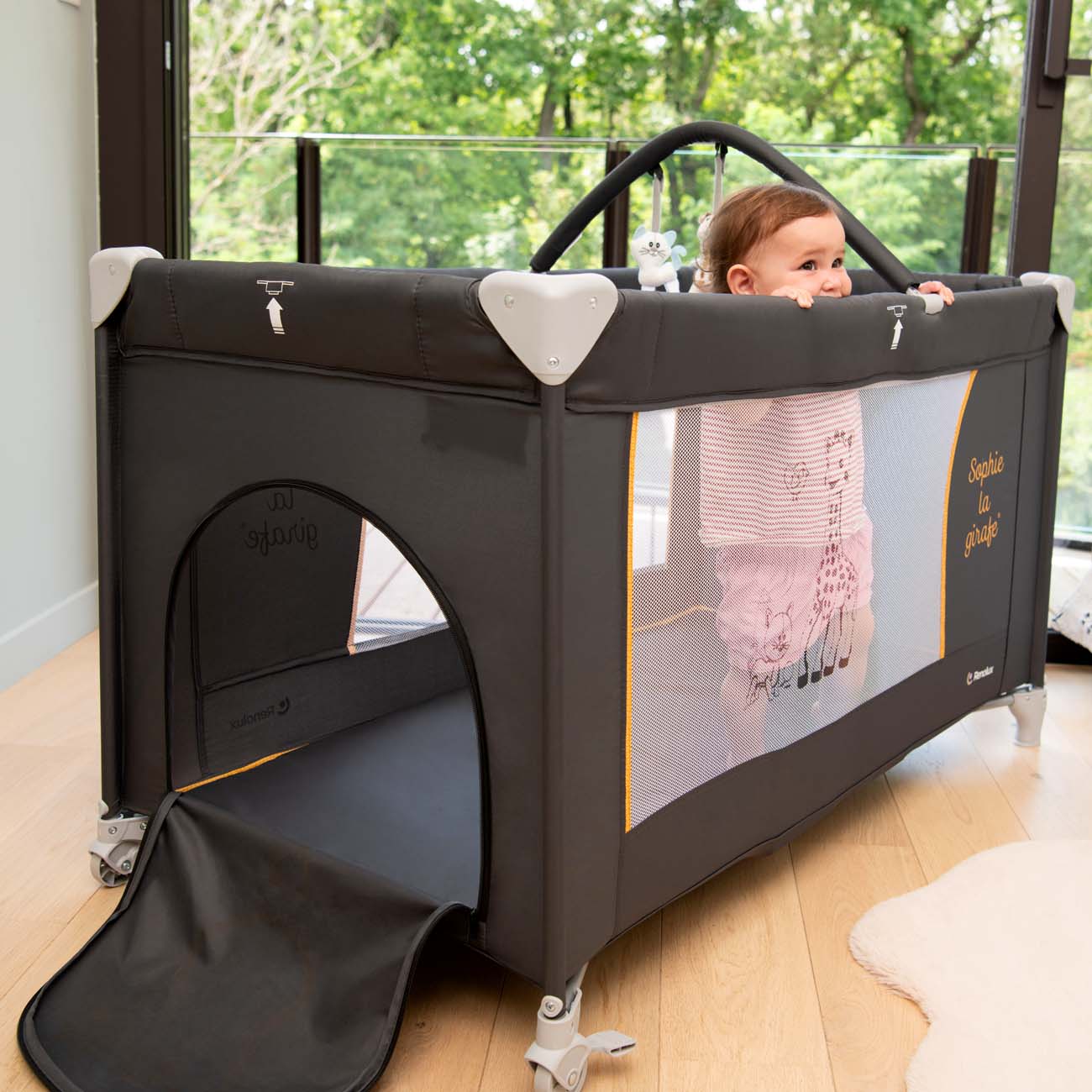 Travel cot